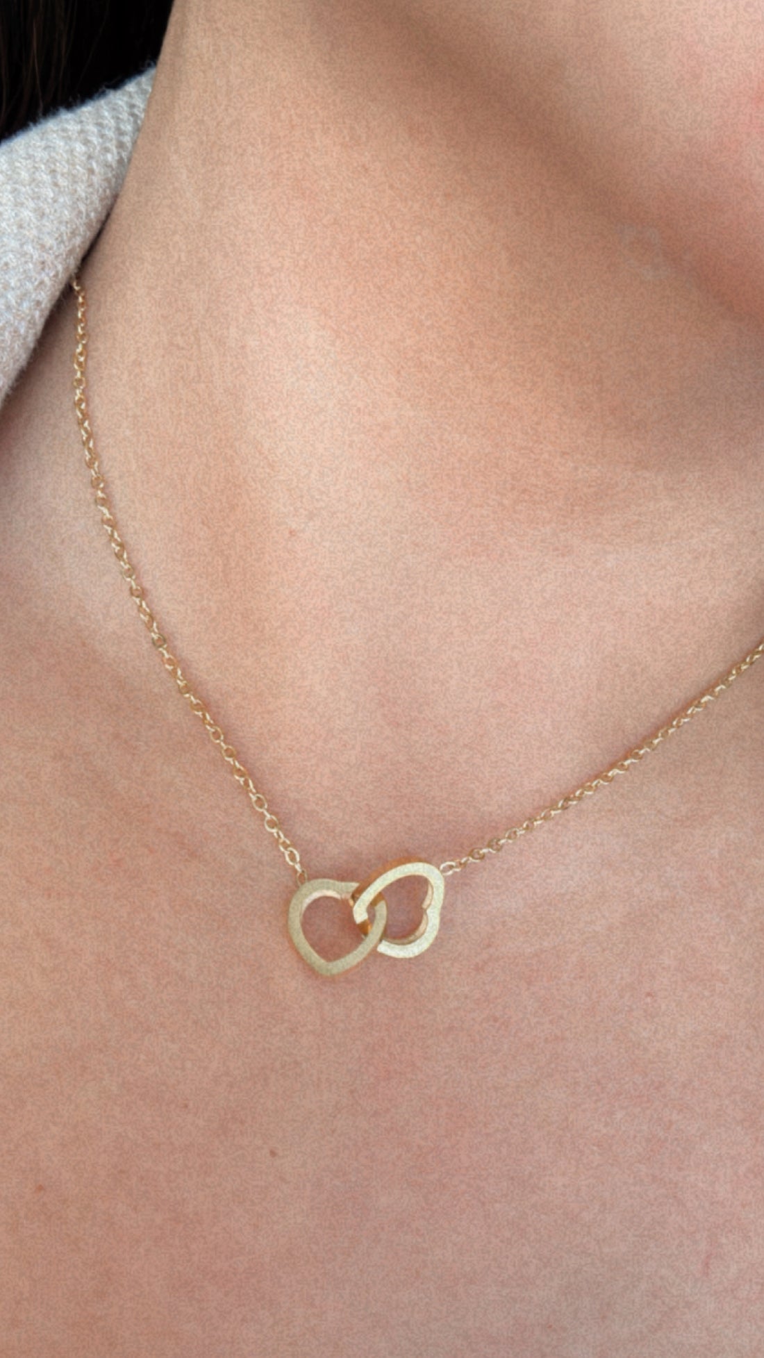 Collar corazones entrelazados